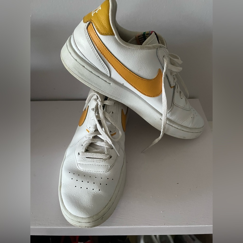 NIKE Air Force One low rider size 9.5
